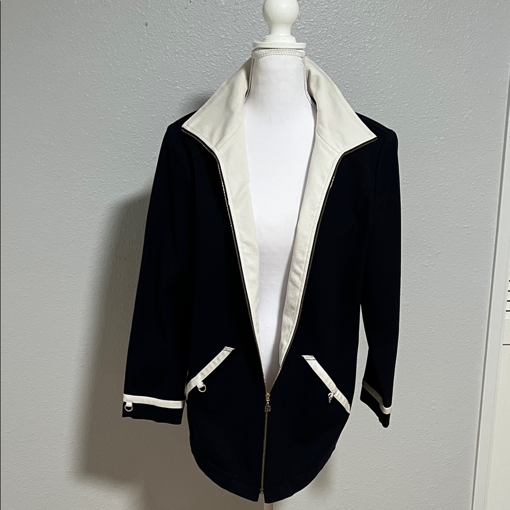 St. John Sport Navy Blazer with White Trim – Petite - Picture 9 of 14